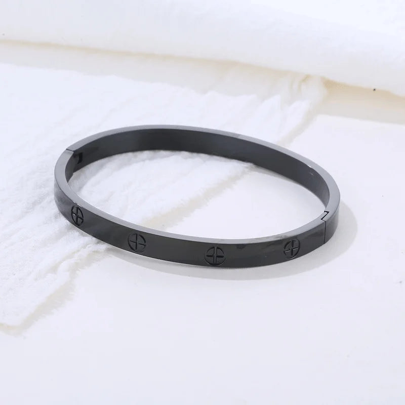 Stainless Steel Crystal Cuff Bracelet – Elegant Fashion Jewelry
