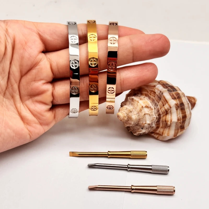 Love Screw Bangle