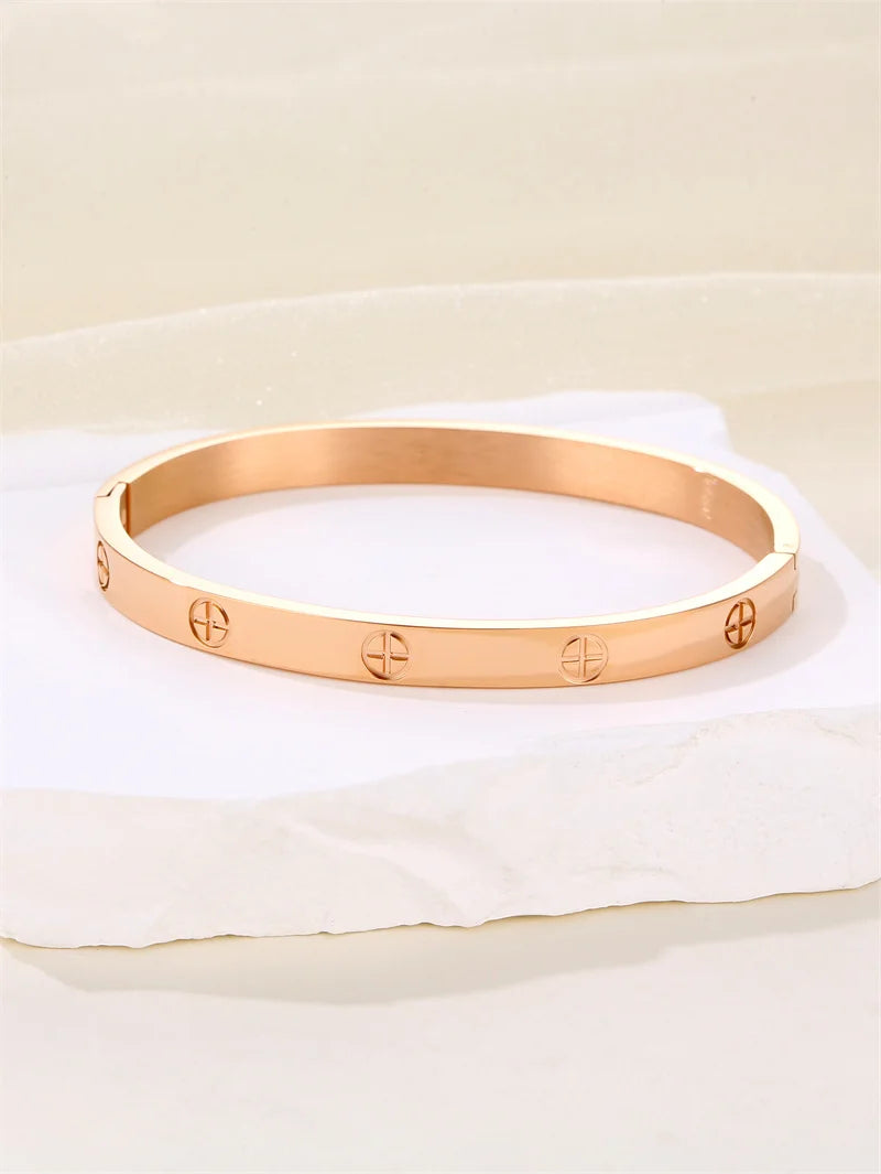Stainless Steel Crystal Cuff Bracelet – Elegant Fashion Jewelry