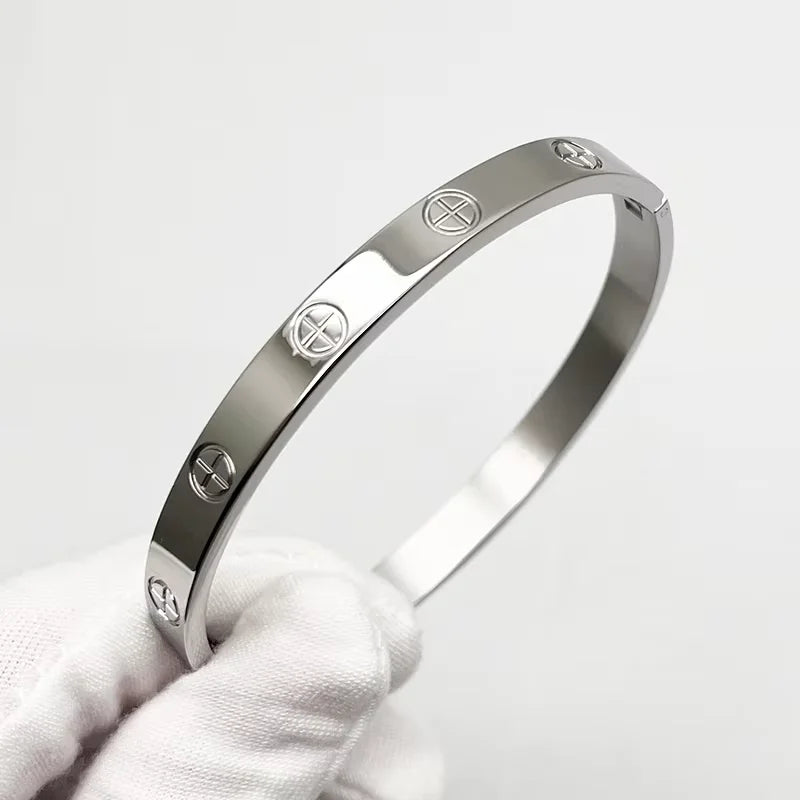 Love Screw Bangle