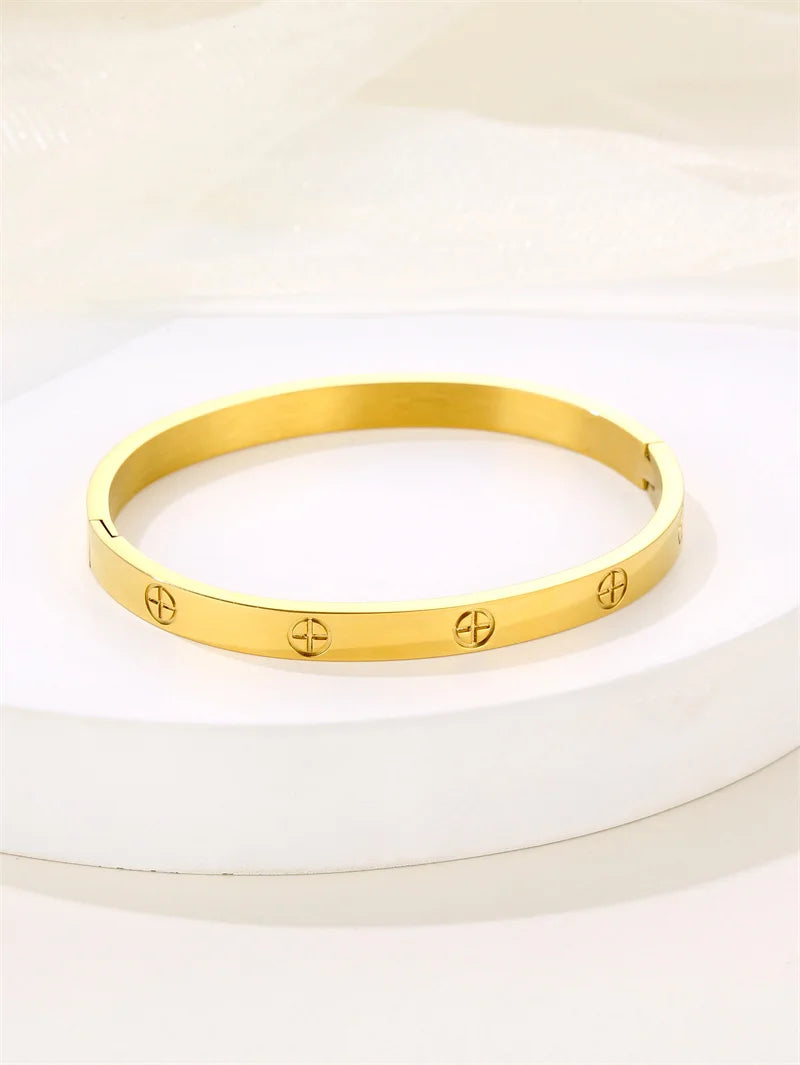 Stainless Steel Crystal Cuff Bracelet – Elegant Fashion Jewelry