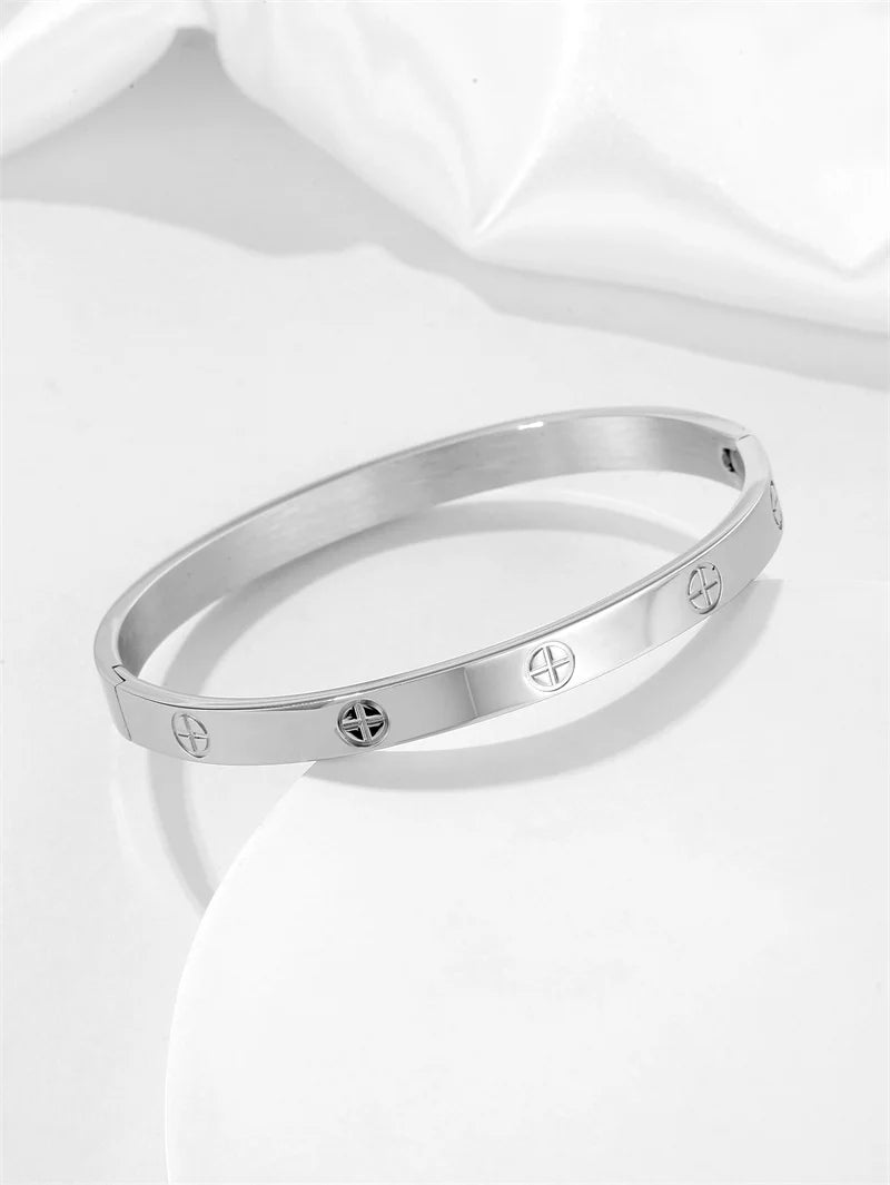 Stainless Steel Crystal Cuff Bracelet – Elegant Fashion Jewelry