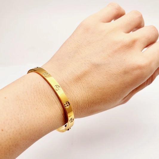 Love Screw Bangle